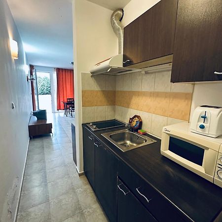 סאני ביץ' Stella Udacha Apartments & Studios מראה חיצוני תמונה