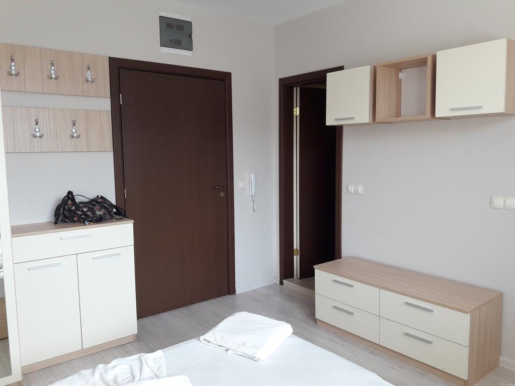 סאני ביץ' Stella Udacha Apartments & Studios מראה חיצוני תמונה